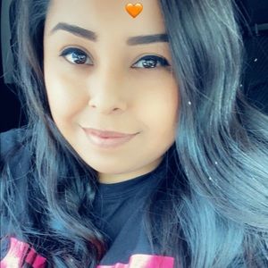 Meet your Posher, Aidee